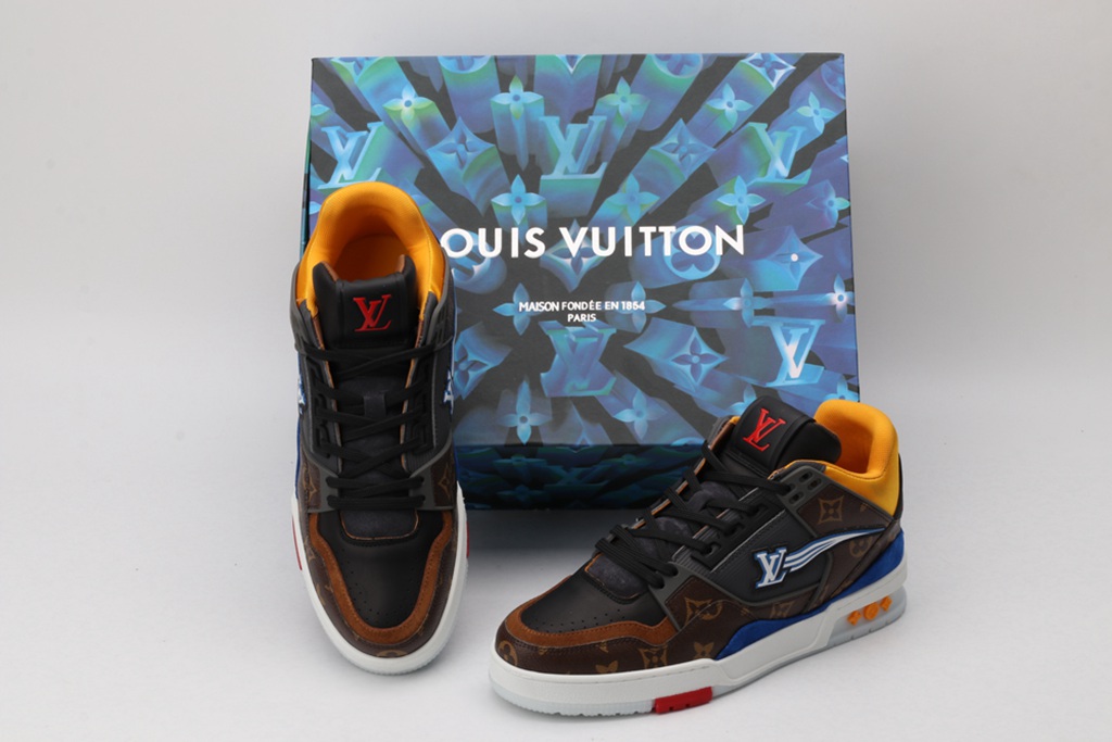 L*V SNEAKER